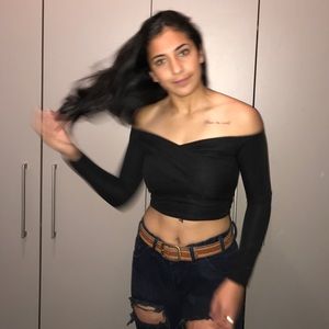 Off the shoulder sexy crop top